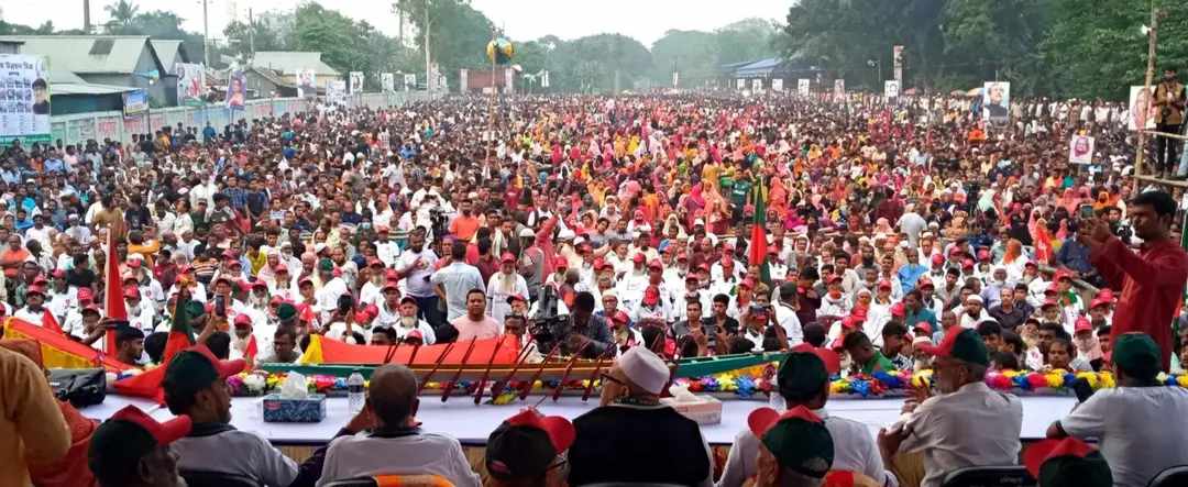 মুক্তিযোদ্ধা মহাসমাবেশে নৌকার জন্য ভোট চাইলেন ডা. মুরাদ.. 3 received 348499947630149