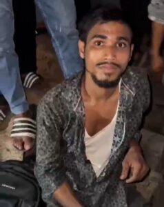 চাঁদপুর বাগাদীতে ছিনতাইকারী চক্রের সদস্য আটক, পুলিশের হাতে তুলে দিল এলাকাবাসী 2 WhatsApp Image 2026 06 10 at 2.16.29 AM 1